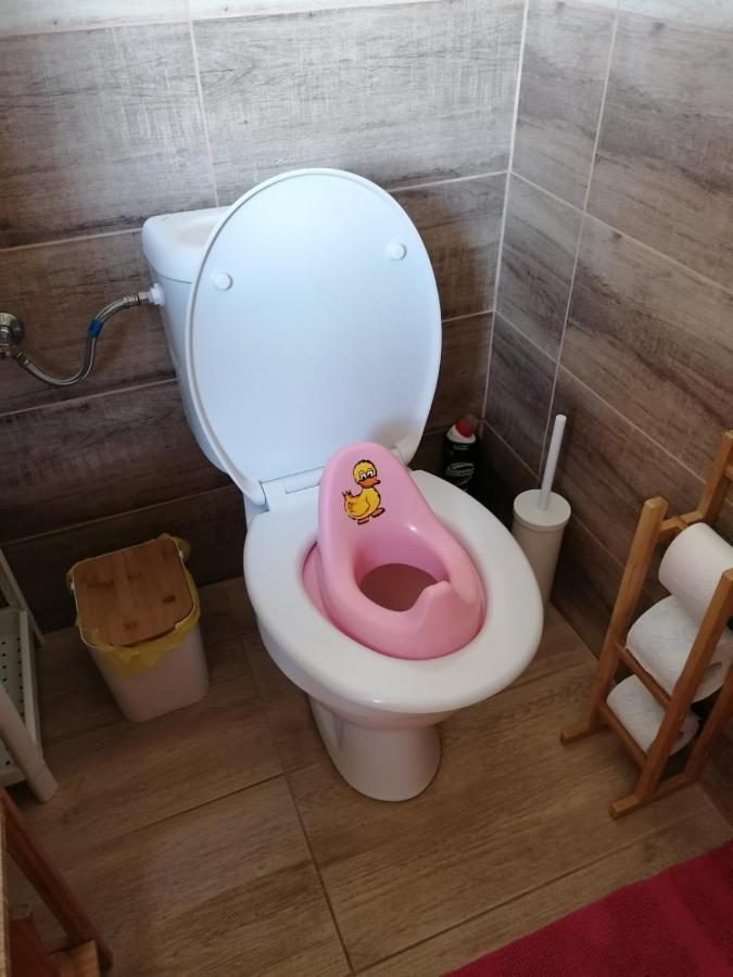 Chata Baska Na Liptove S Vlastnym Dvorom Liptovsky Mikulas Exterior photo