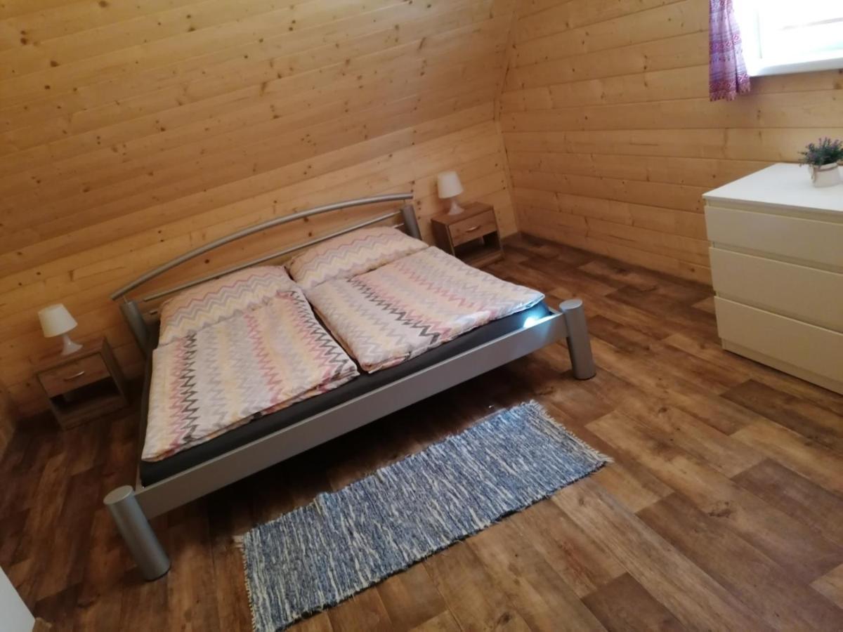 Chata Baska Na Liptove S Vlastnym Dvorom Liptovsky Mikulas Exterior photo